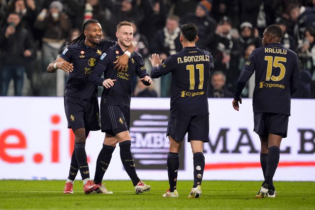 Jogadores da Juventus celebram golo marcado por Koopmeiners ao Verona