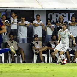 Rollheiser estreou-se pelo Santos frente ao Bragantino