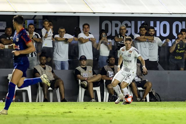 Rollheiser estreou-se pelo Santos frente ao Bragantino