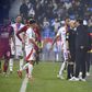 Atitude de Paulo Fonseca, treinador do Lyon, para com o árbitro no jogo com o Brest