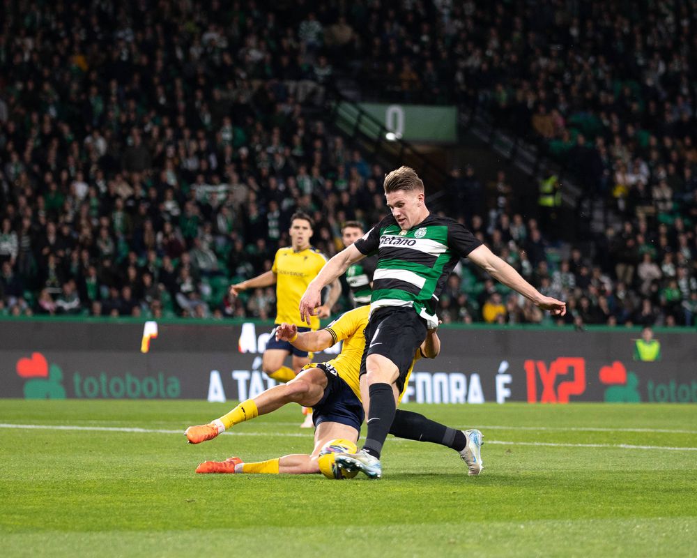 Vídeo: Gyokeres a ser Gyokeres reforça liderança do Sporting