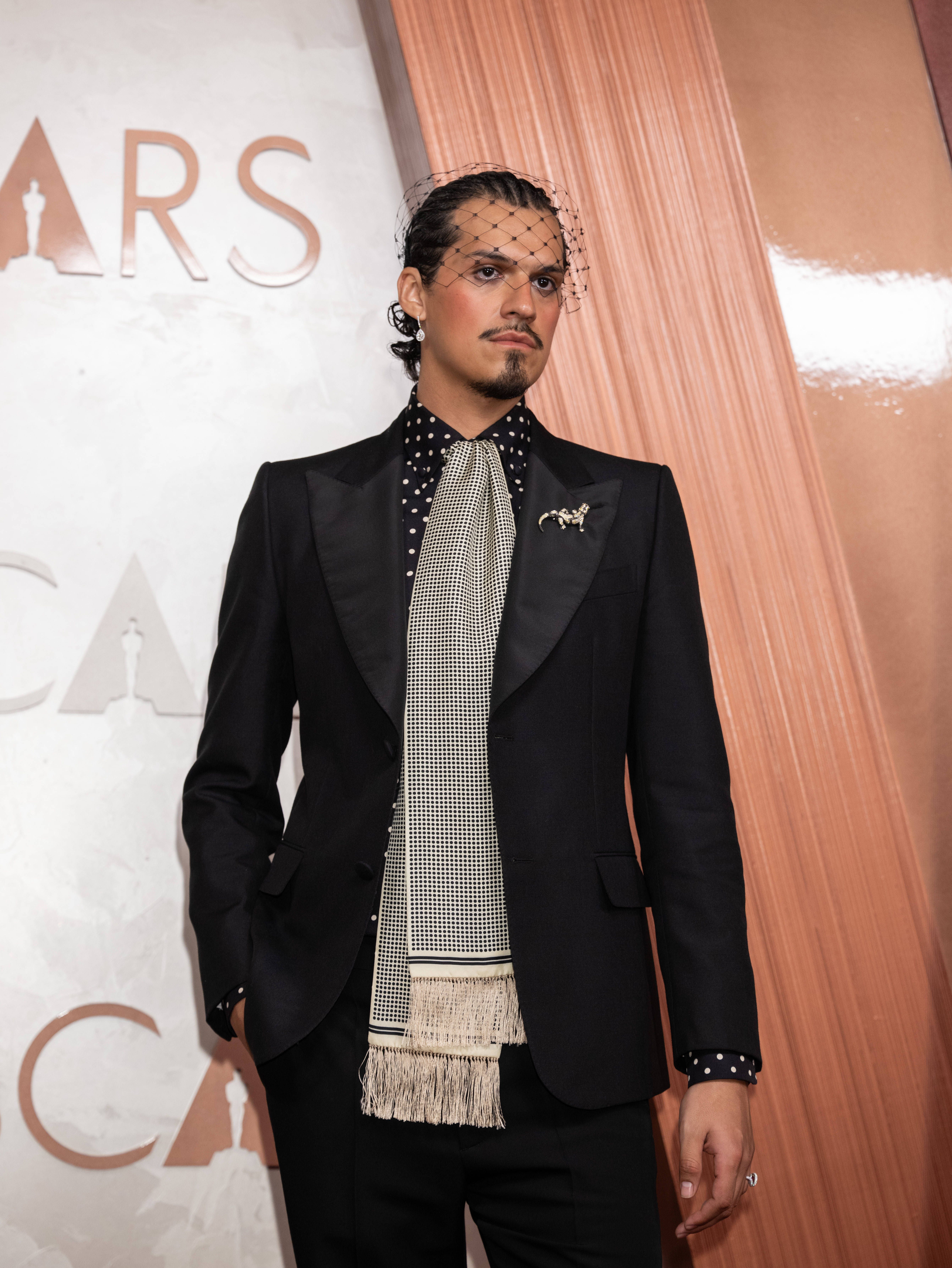 Omar Apollo na cerimónia dos Óscares 2025