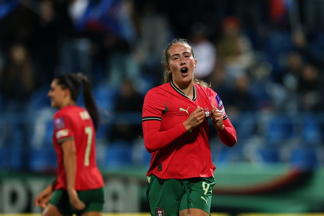 Portugal arranca qualificação para o Mundial com vitória dramática