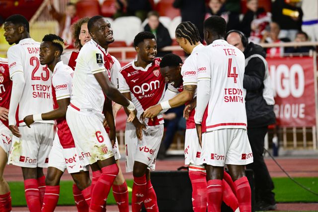 Jogadores do Mónaco a festejar