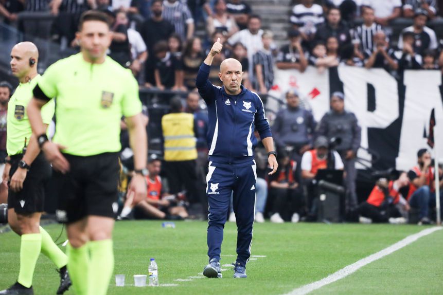 Leonardo Jardim deixou o Cruzeiro no final do ano passado, por motivos pessoais