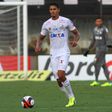 Lucas Veríssimo regressa ao Santos