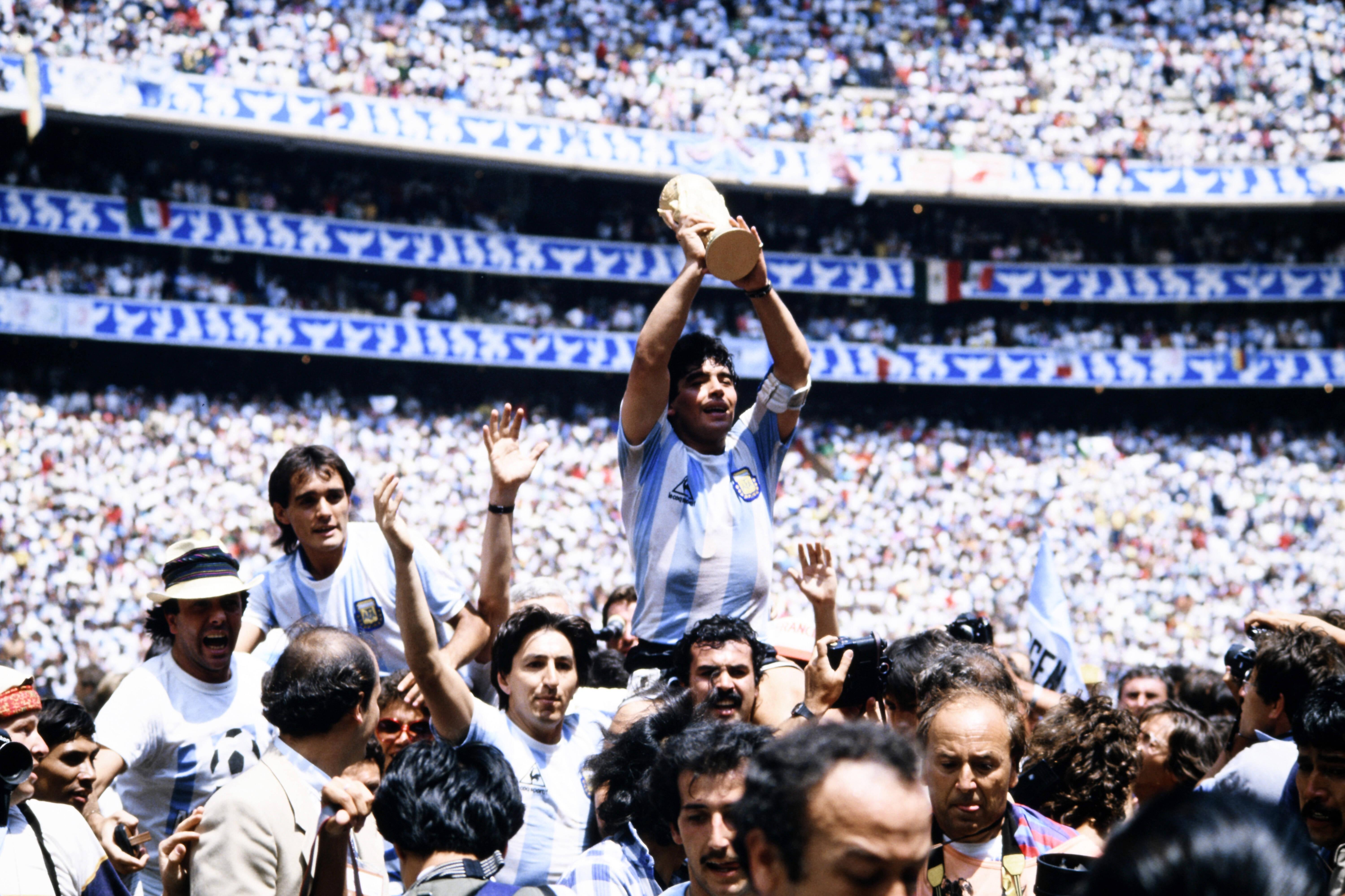 Maradona conduziu a Argentina à vitória no México, no Mundial 1986 - Foto: IMAGO