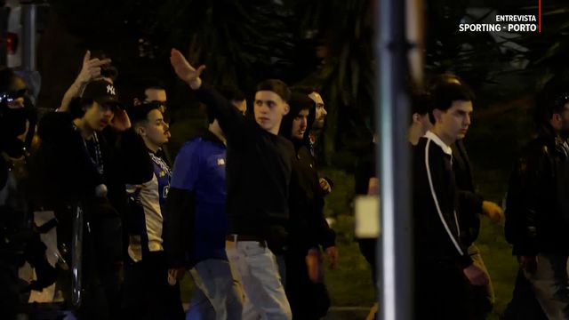 Adepto do FC Porto faz saudação nazi à chegada a Alvalade