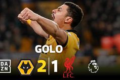 Treinador do Wolverhampton celebra à Mourinho com golo aos 90+4'