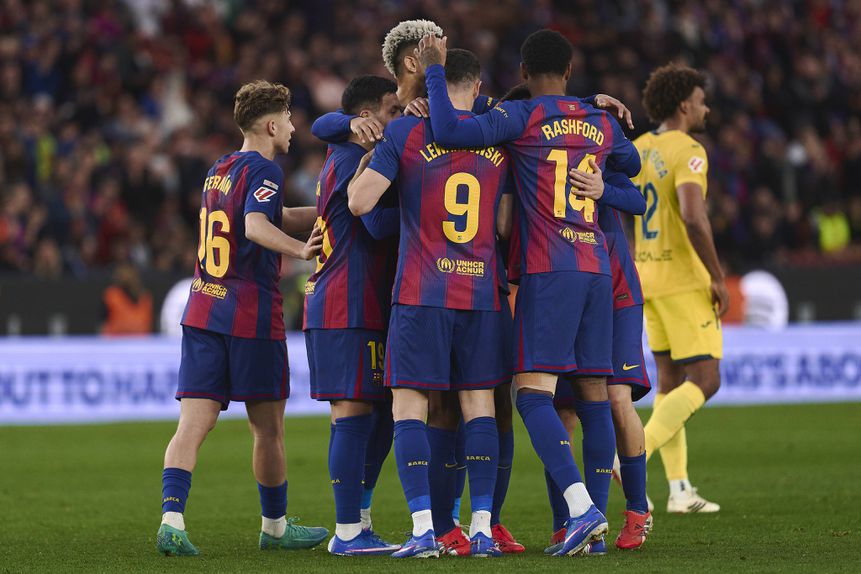 Jogadores do Barcelona a festejarem um golo em Camp Nou