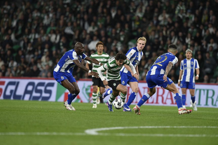 Trincão em ação no clássico de Alvalade. Foto: SÉRGIO MIGUEL SANTOS