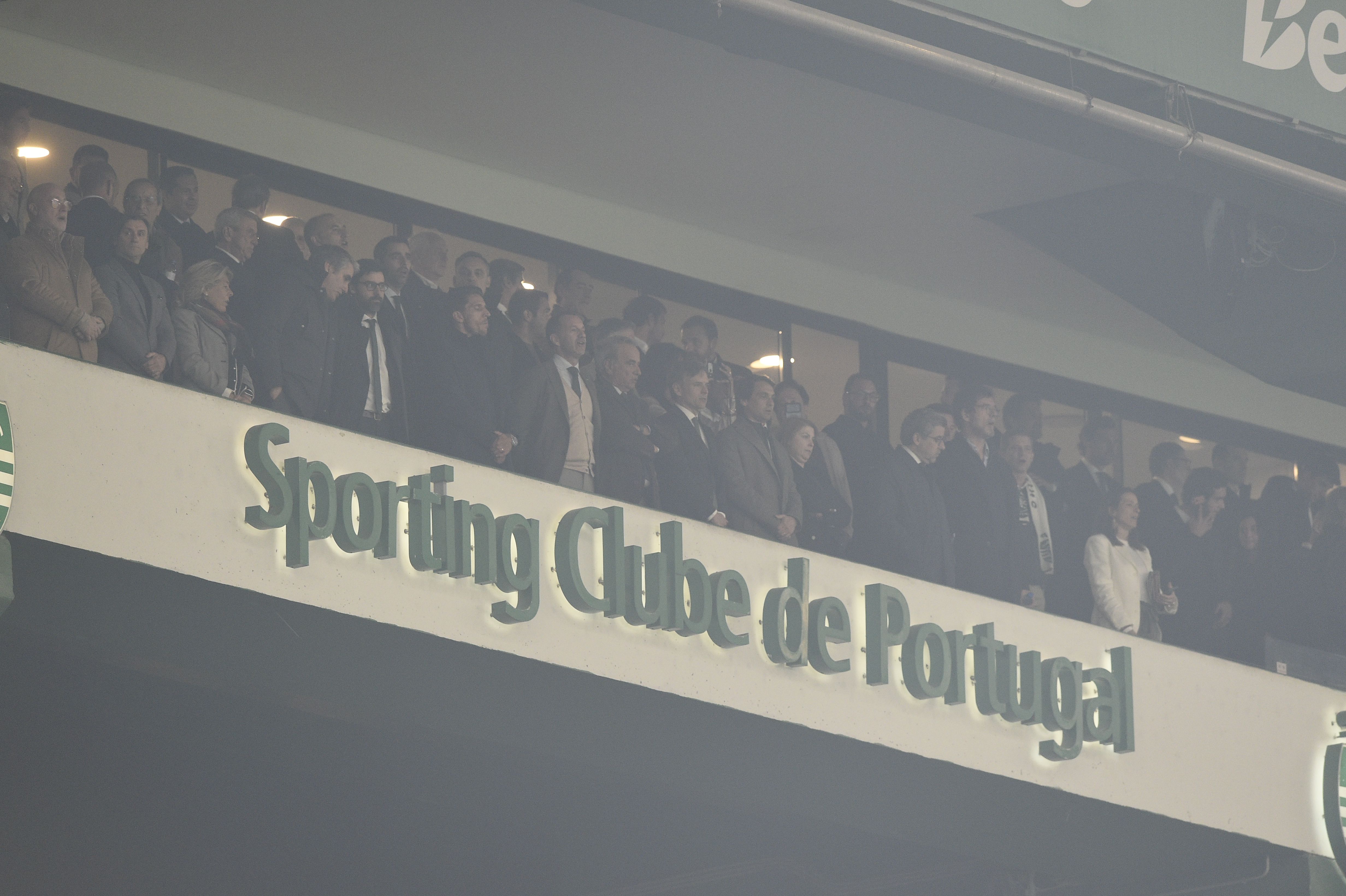 A distância entre... presidentes - Foto: Sérgio Miguel Santos