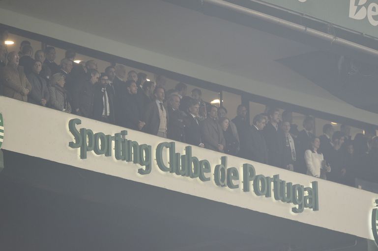 A distância entre... presidentes - Foto: Sérgio Miguel Santos