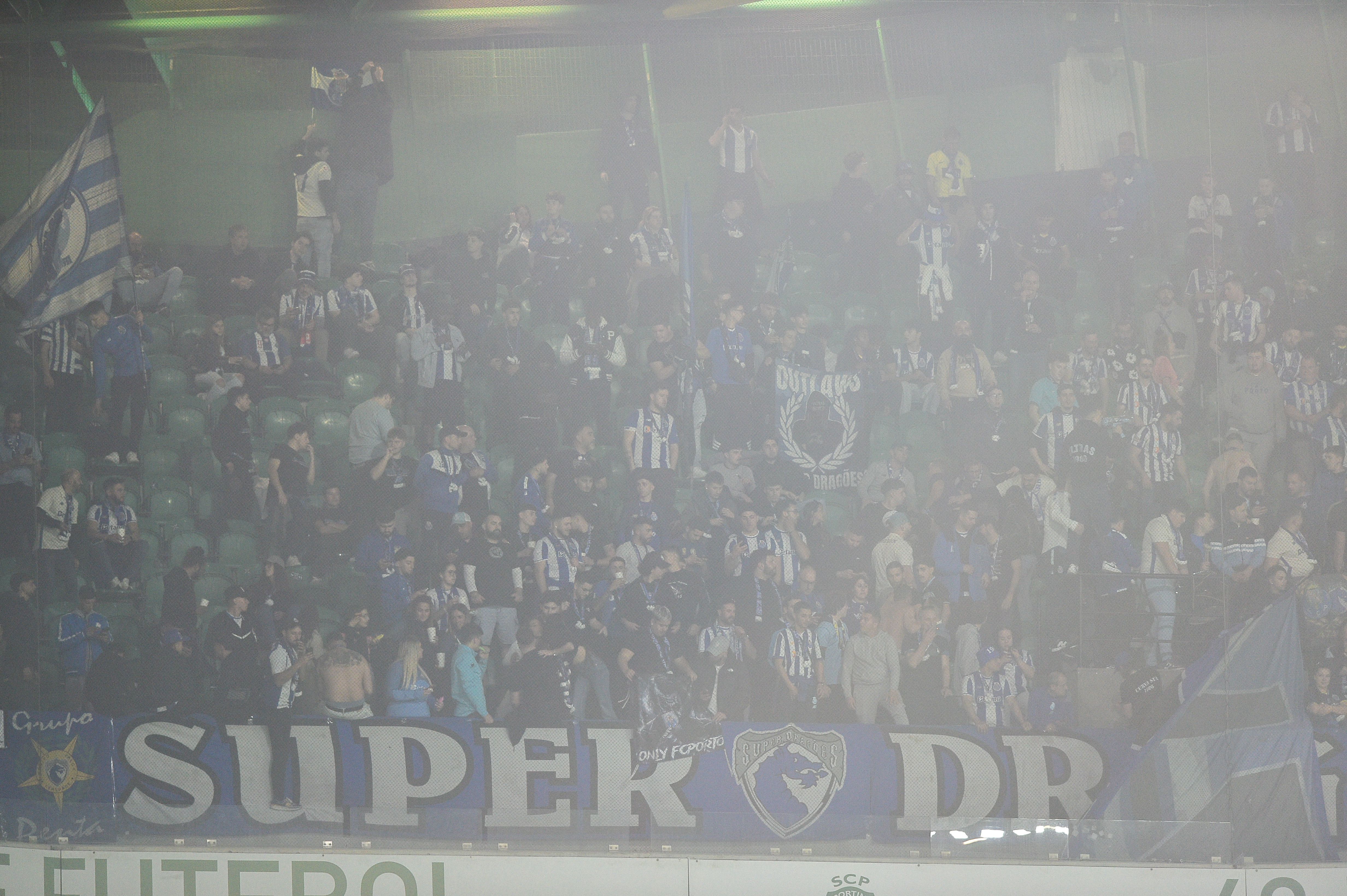 Cerca de 2500 portistas puxaram pela equipa de Farioli - Foto: Sérgio Miguel Santos