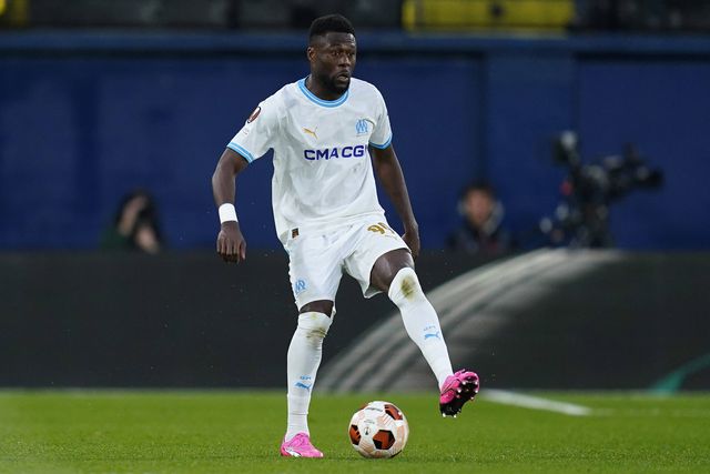 Atenção, Benfica: Mbemba com hipótese de jogar na Luz