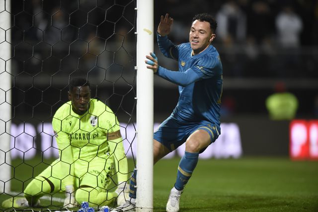 VÍDEO: frango de Bruno Varela oferece vantagem ao FC Porto