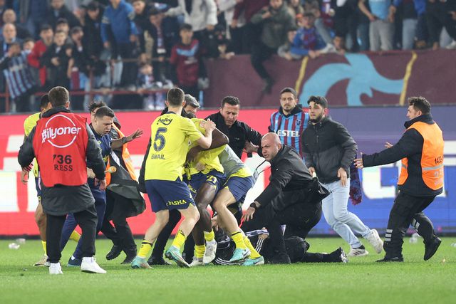 Fenerbahçe vai jogar a Supertaça com a equipa sub-19