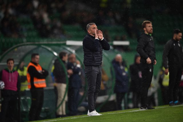 Rui Borges deu indicações por várias vezes para dentro do campo