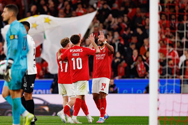 Benfica venceu o Farense na Luz