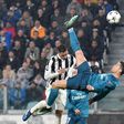 Há 7 anos, Cristiano Ronaldo marcou 'aquele' golo (vídeo)