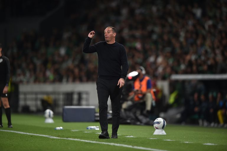 Petit a dar instruções - Foto: Miguel Nunes