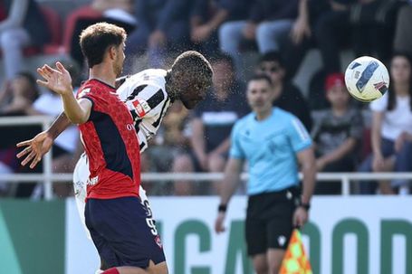 Situação preocupante motiva amostragem de cartão roxo em jogo da Liga 2