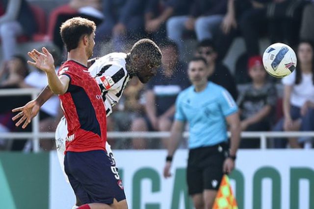 Situação preocupante motiva amostragem de cartão roxo em jogo da Liga 2