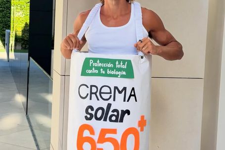 O disfarce curioso de Marcos Llorente para demonstrar os «perigos» do uso de protetor solar - Foto: Marcos Llorente/Instagram