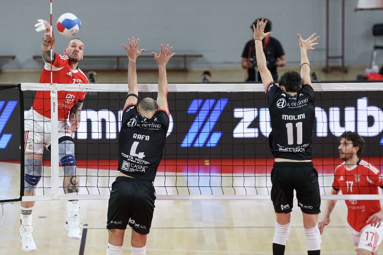 Felipe Banderó sempre decisivo junto à rede     Fotografia SL Benfica