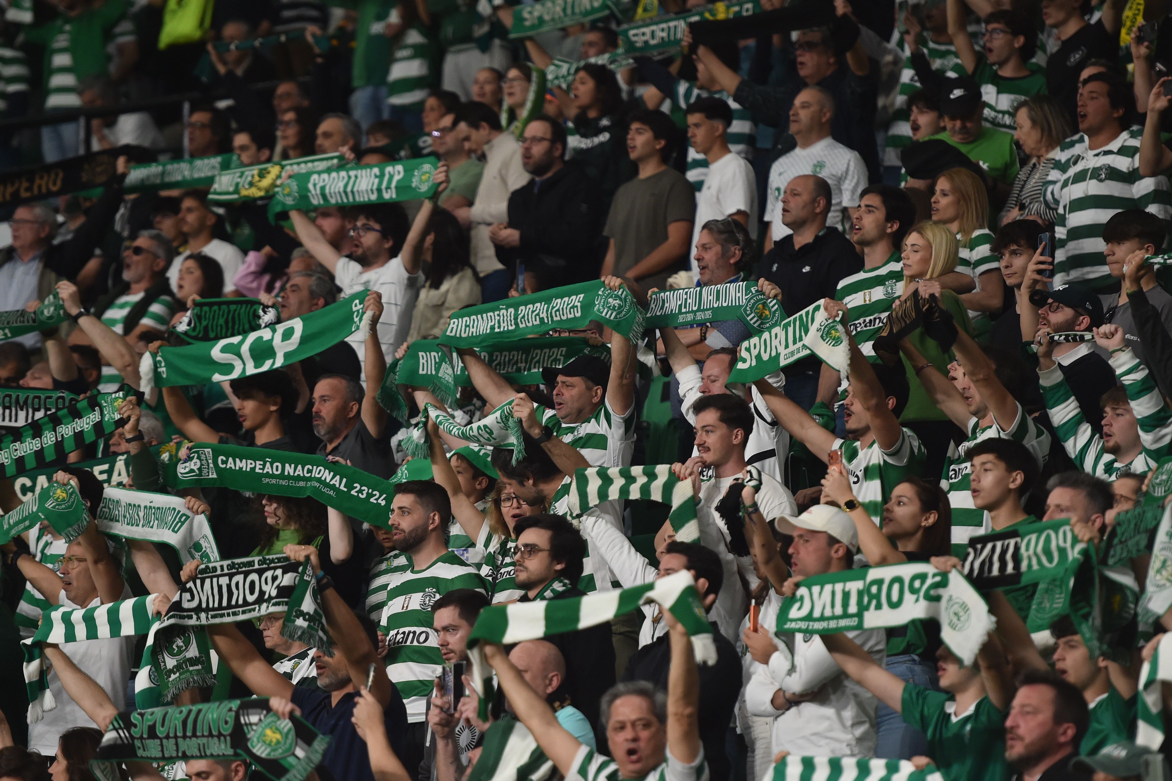 Adeptos do Sporting - Foto: MIGUEL NUNES