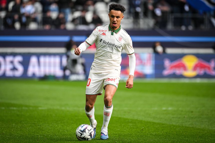 Sofiane Diop leva 36 jogos esta época pelo Nice