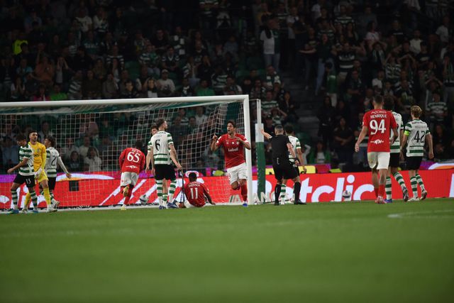 Gonçalo Paciência fez o 2-3 para o Santa Clara frente ao Sporting - Foto: Miguel Nunes