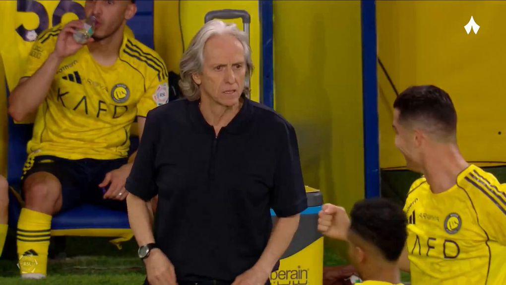 Jorge Jesus dirigiu-se a Ronaldo no encontro com o Al Najma - Foto: D.R.