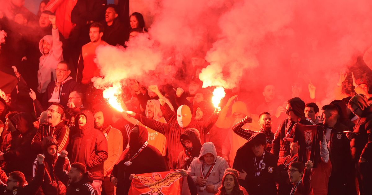 Benfica anuncia bilhetes esgotados para visita ao Casa Pia