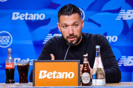 «Orgulho» em Villas-Boas, os miúdos e o «cheiro» da confiança: tudo o que disse Farioli