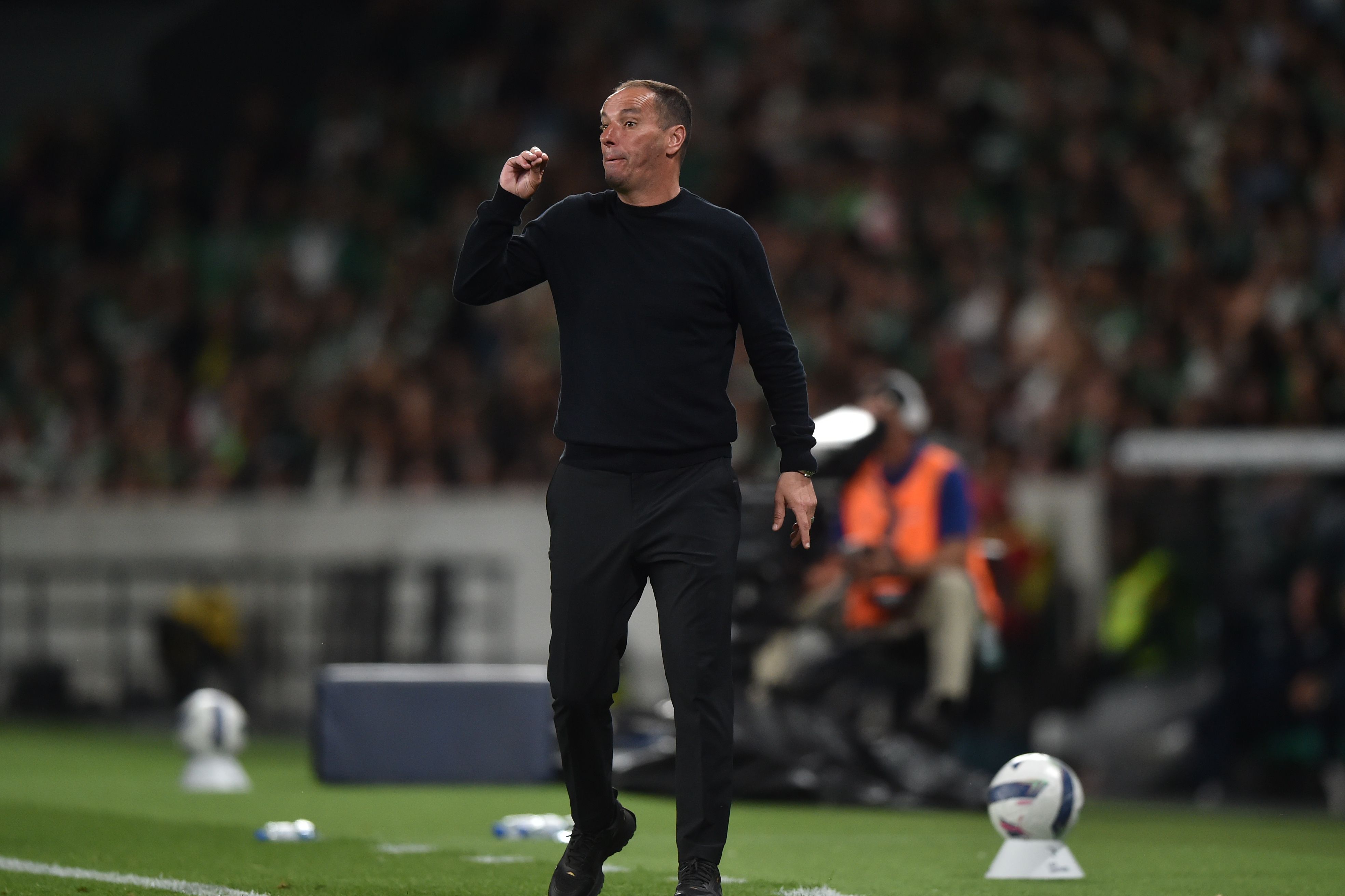 Petit elogiou atitude da sua equipa (Foto MIguel Nunes)