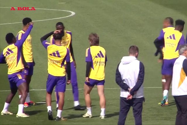 Courtois em pleno no treino do Real Madrid