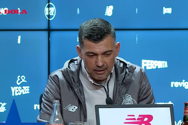 «Não sou de meter o miúdo a jogar e queimar etapas»