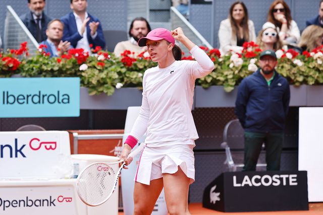 Swiatek passa facilmente por Keys e chega à final do Open de Madrid