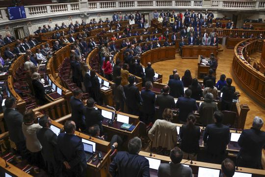 Votos de pesar no Parlamento por Alexandre Batista e Pietra