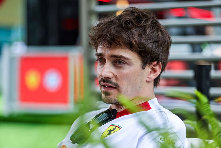 Leclerc insatisfeito com o ritmo da Ferrari: «Fraco»