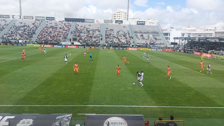 Farense-Famalicão: a bola já rola no São Luís!