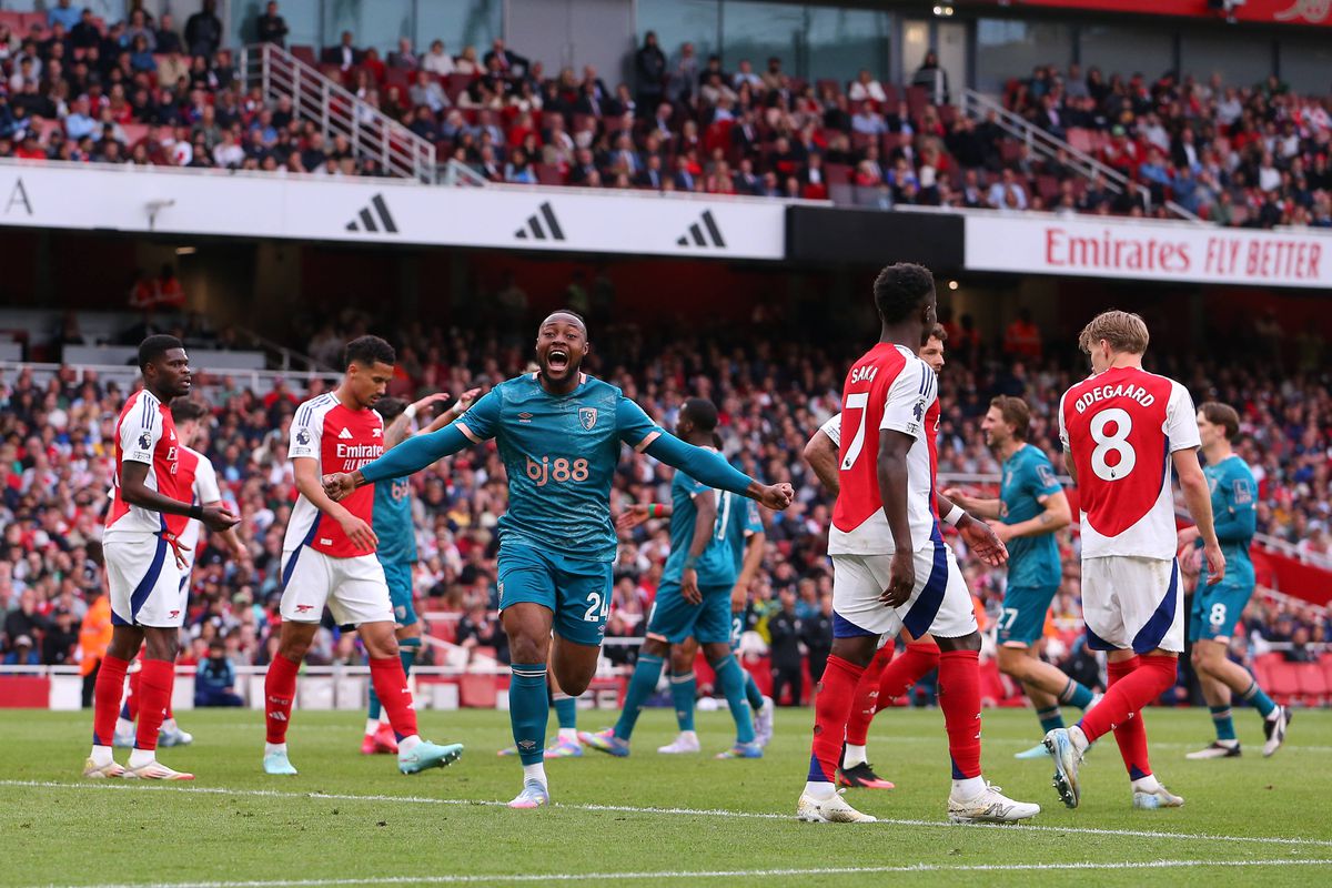 Arsenal perde em casa no ensaio geral para a Champions (e o Man. City sorri)