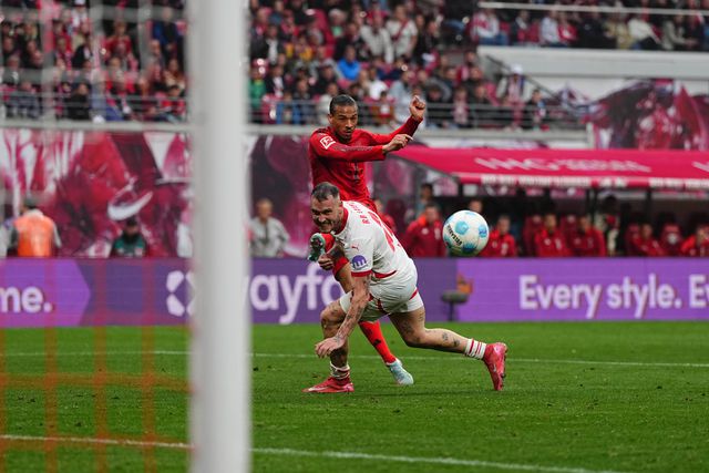 Golo no último segundo deixa título do Bayern preso por detalhes