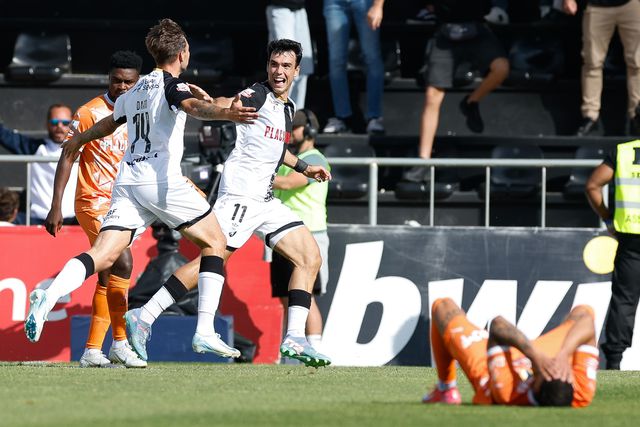 Bomba de Poveda ‘mata’ sonho famalicense e devolve esperança aos algarvios (crónica)