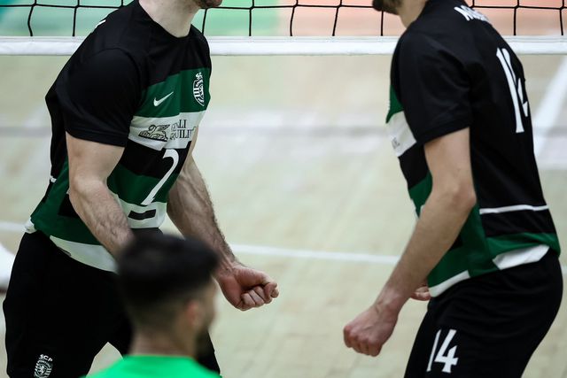 Sporting vence Benfica e adia título para o quinto jogo