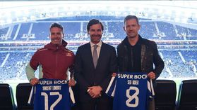 Sébastien Ogier aproveitou facto de estar em Portugal para... ir ver o FC Porto (foto)