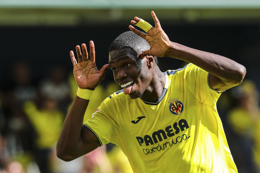 Thierno Barry celebra golo marcado pelo Villarreal ao Osasuna