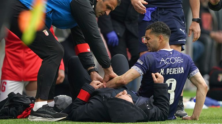 Carvalhal sobre a lesão no ombro: «Agora só posso mandar a equipa para frente!»
