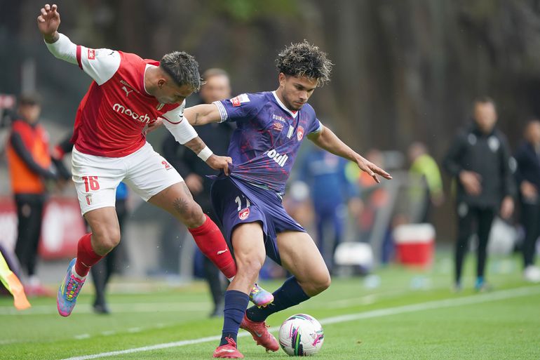SC Braga-Santa Clara anulam-se e FC Porto aproveita